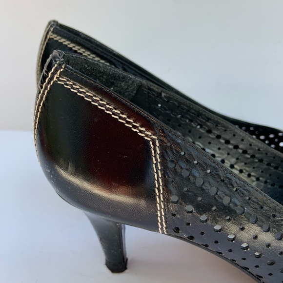Stuart Weitzman Black Heels Size 6W - Picture 10 of 13